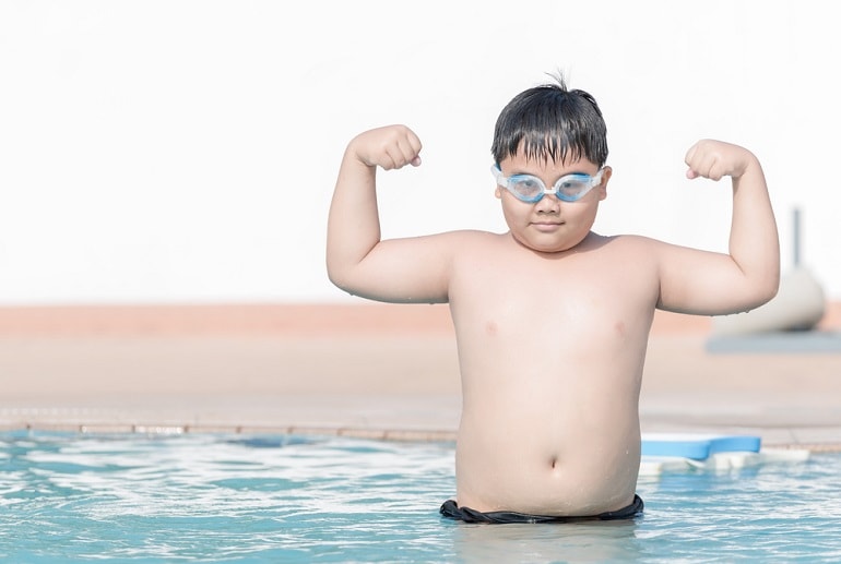 Ожирение у детей и занятия в бассейне